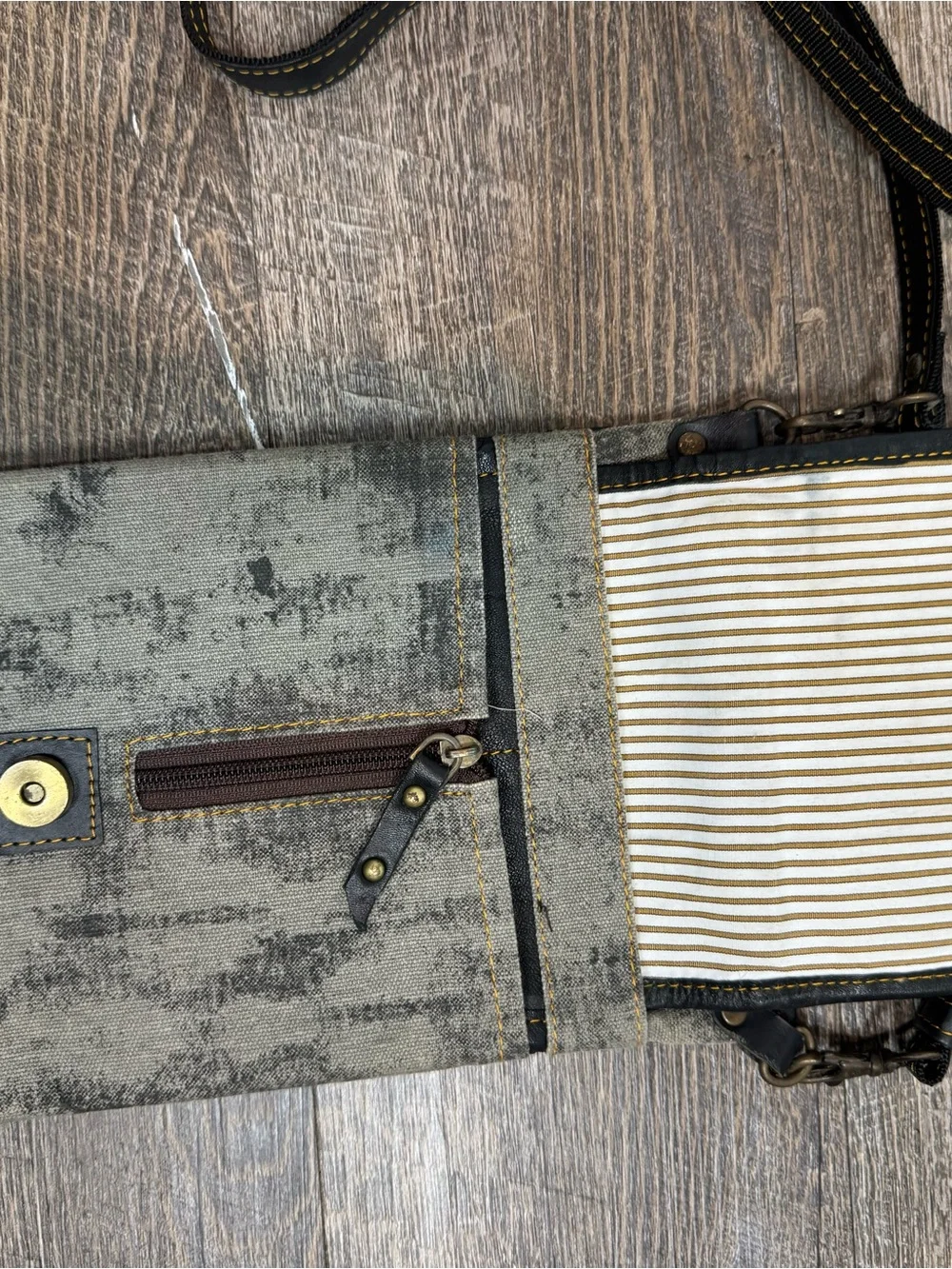 Men's Leather Patchwork Crossbody Pouch - Black and Gray